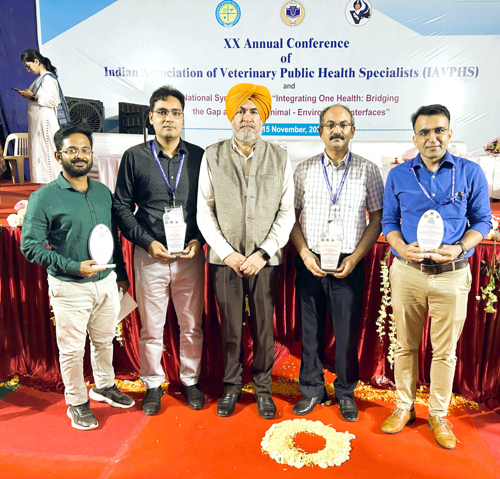Vet Varsity Scientists Bring Laurels at the National Conference